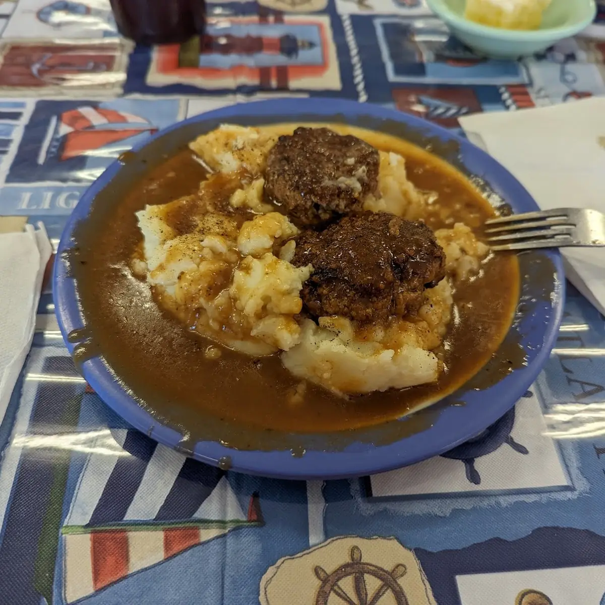 Salisbury Steak with Mashed Potatoes and Gravy