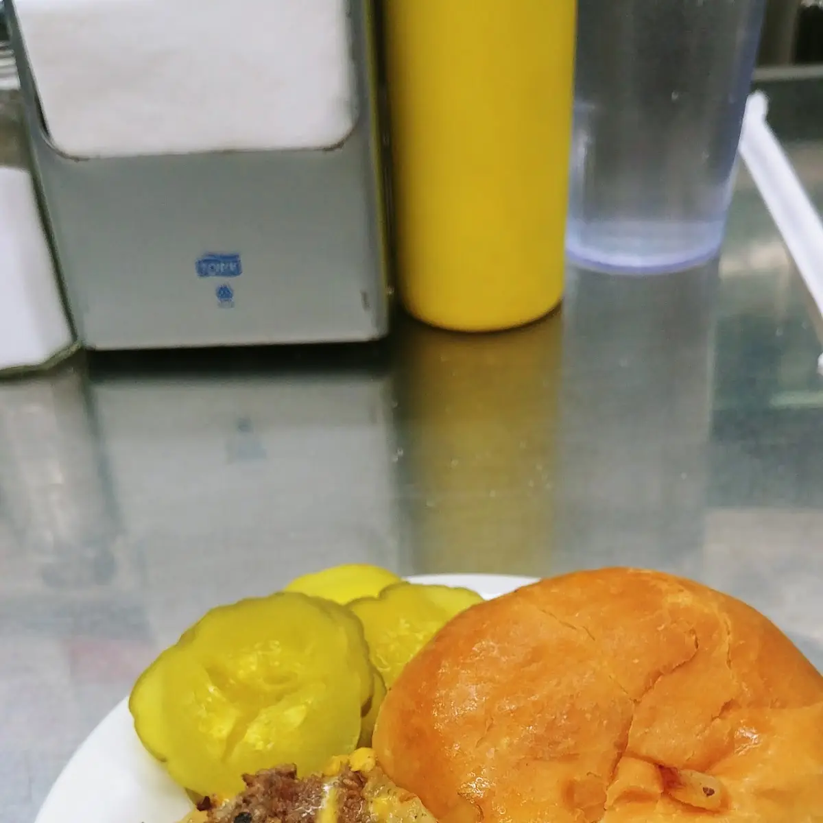 Cheeseburger with Grilled Onions