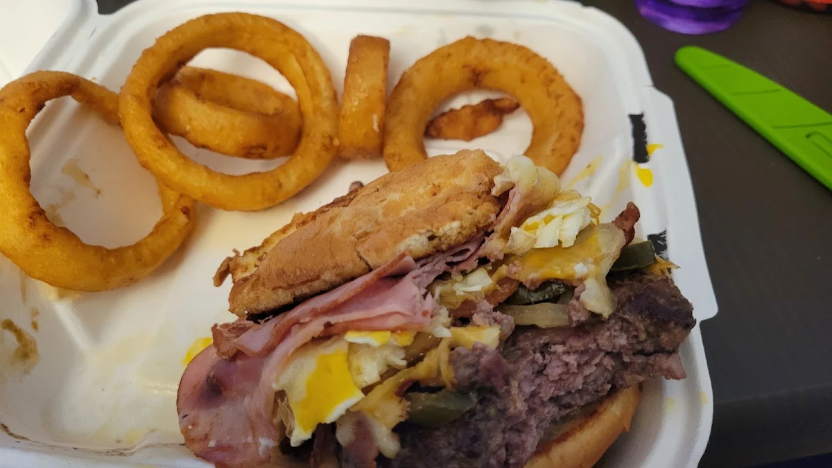 Garbage Burger OE Egg & Umyum Rings