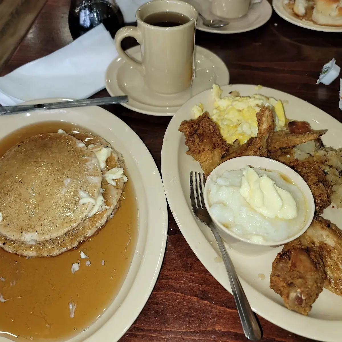 Chicken Wings & Eggs w Pancakes