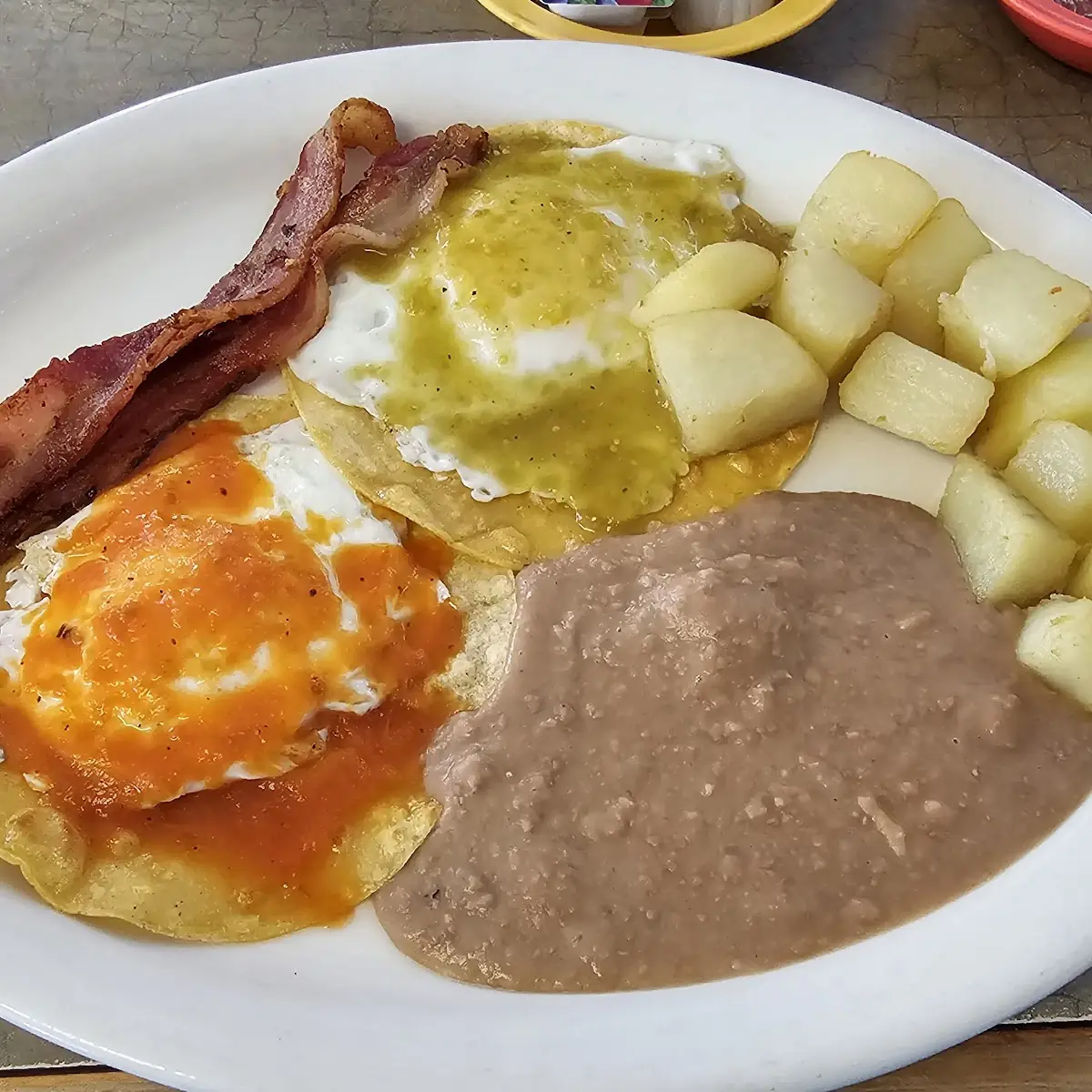 Huevos Divorciados
