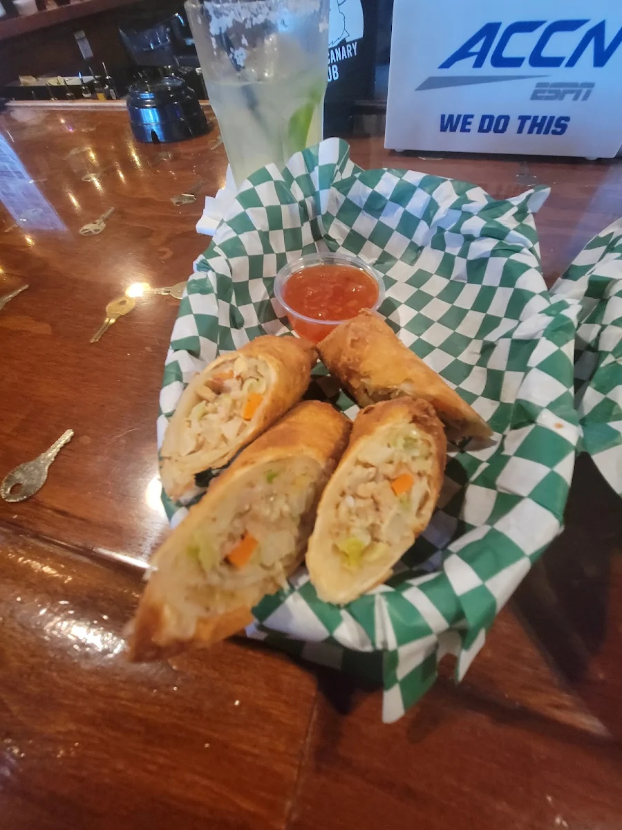 2 Eggrolls with Sweet Chilli Sauce
