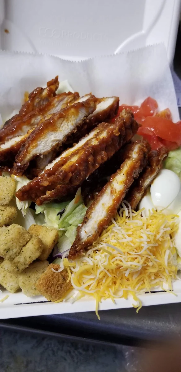 House Salad with Spicy Chicken