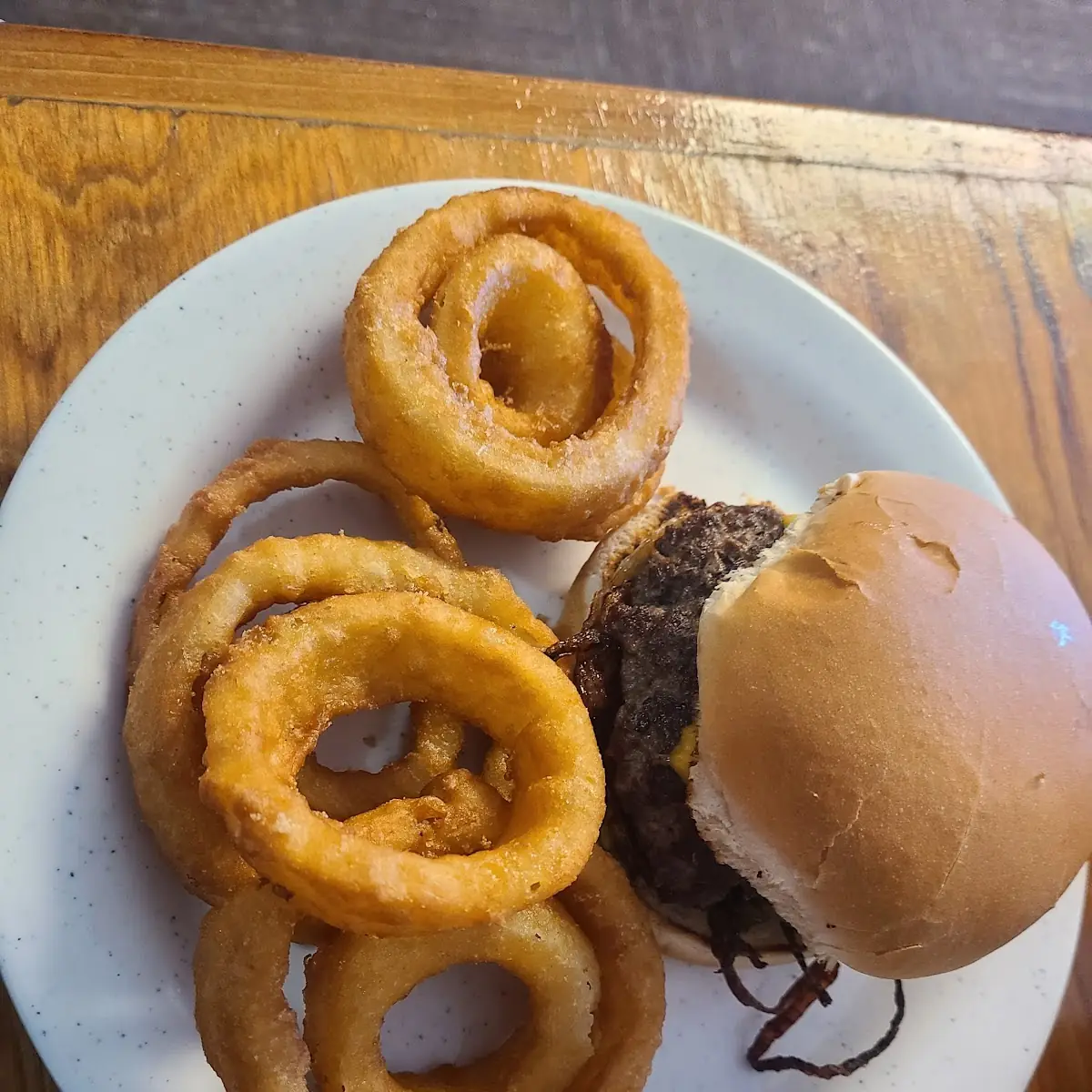 Chuck Wagon Burger & Onion Rings