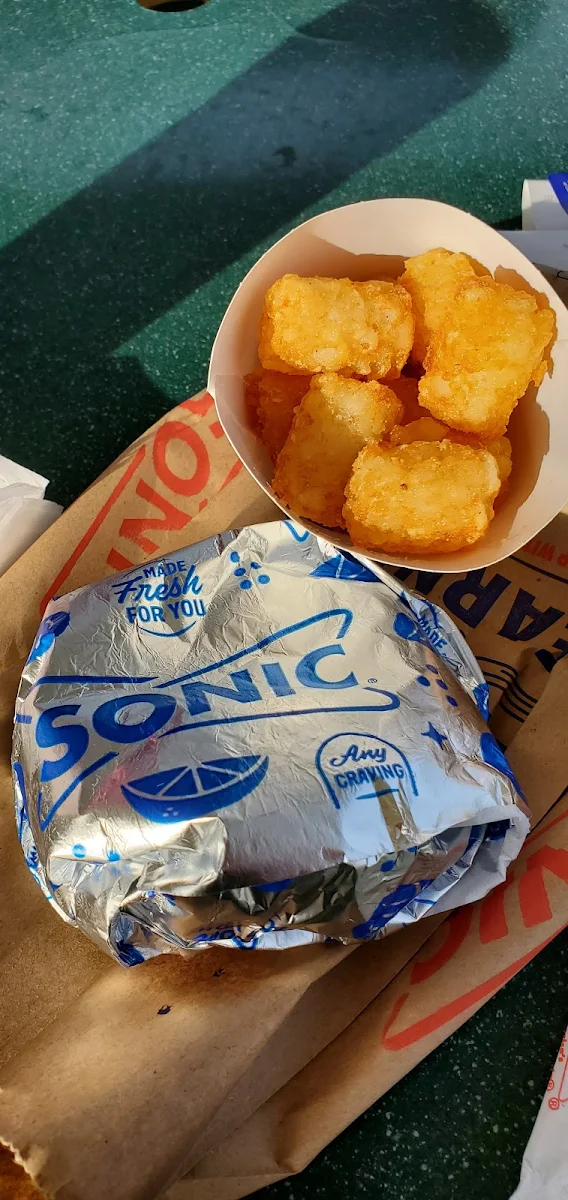 Cheeseburger and Tater Tots
