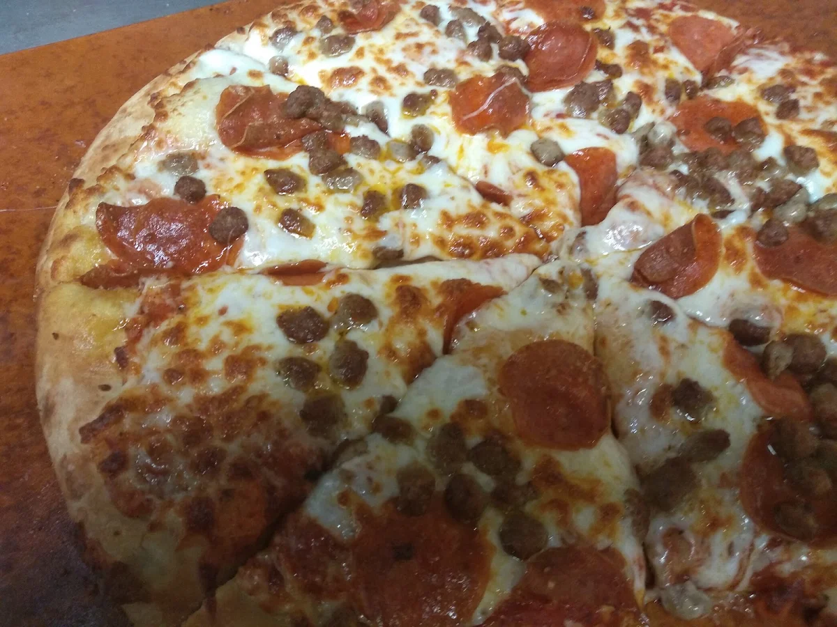 Large Hand Tossed Pepperoni & Sausage Pizza