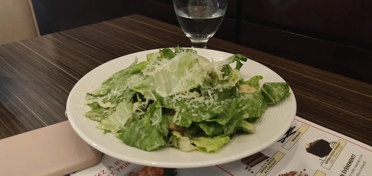 Mezze Ceasar, Casa Grecque