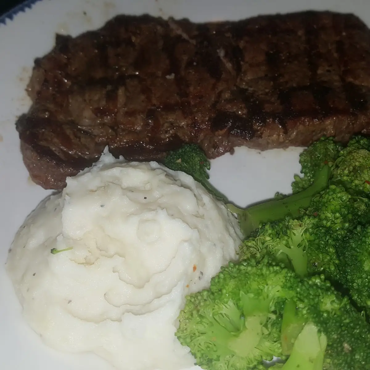 Ribeye Steak with Garlic Mashed Potatoes and Broccoli