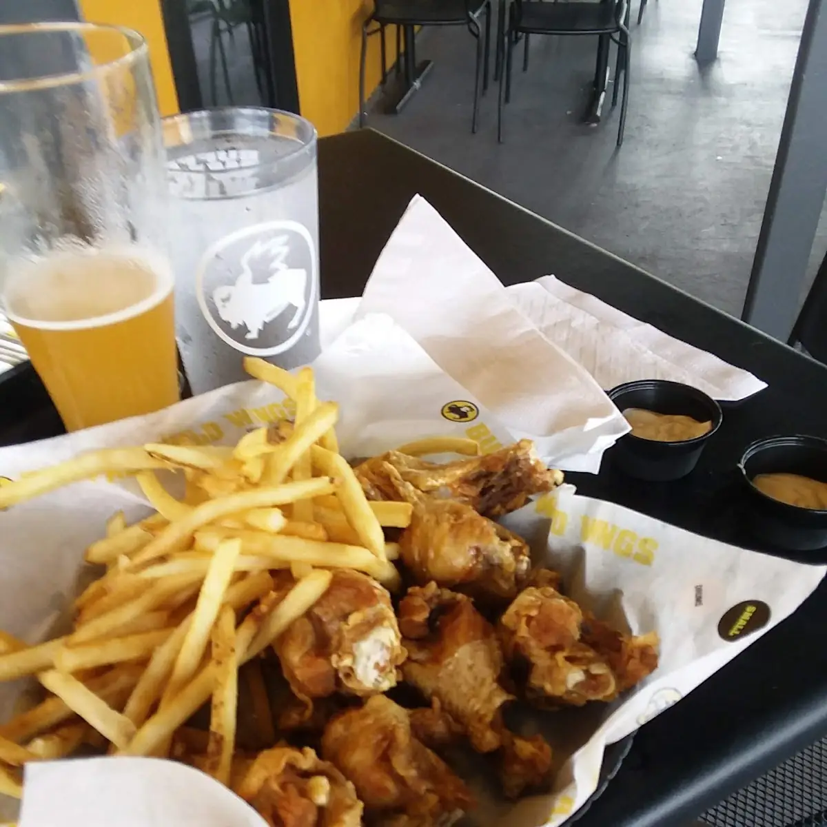 Small Traditional Wings with Ranch on Side