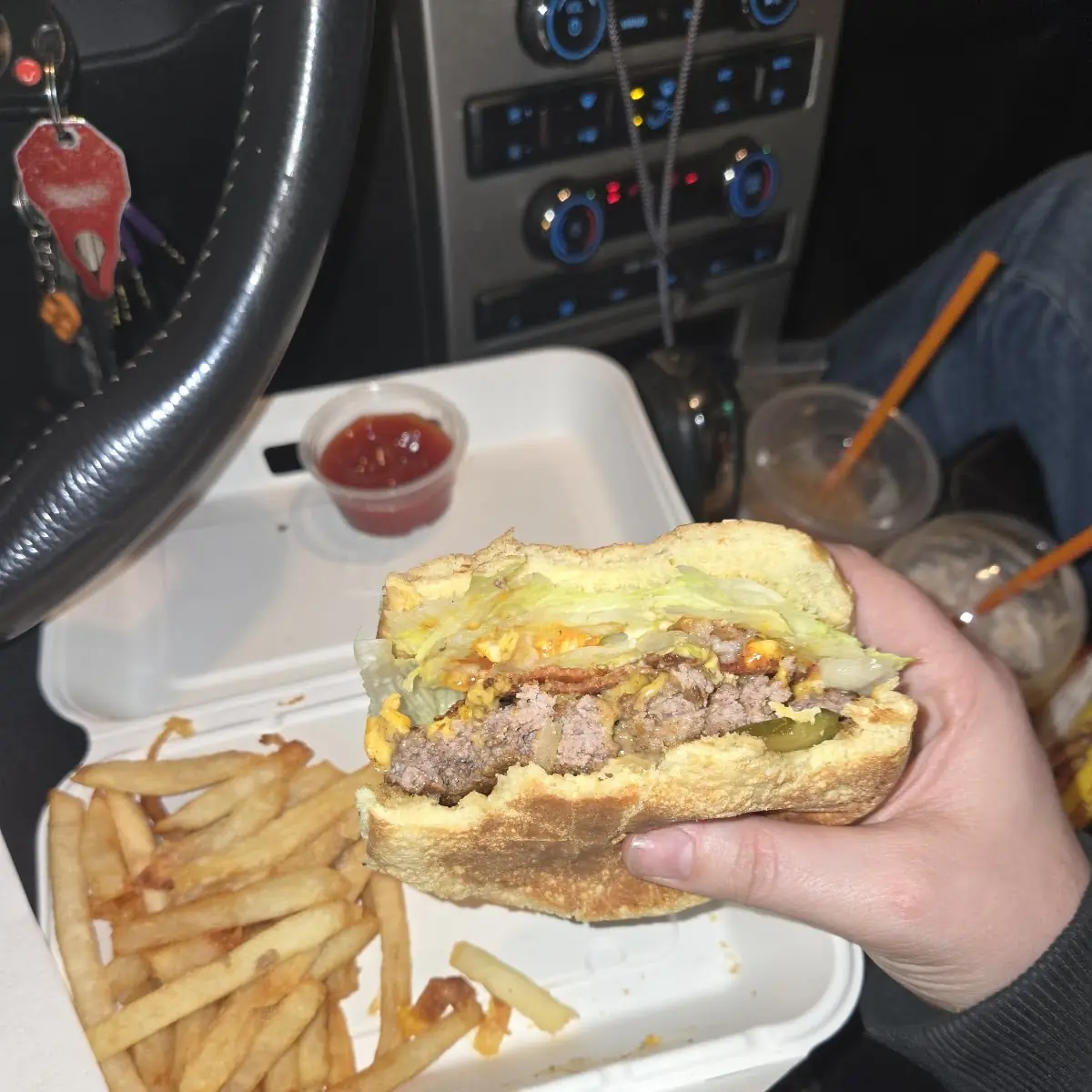 Niko Burger Combo, Niko's Place