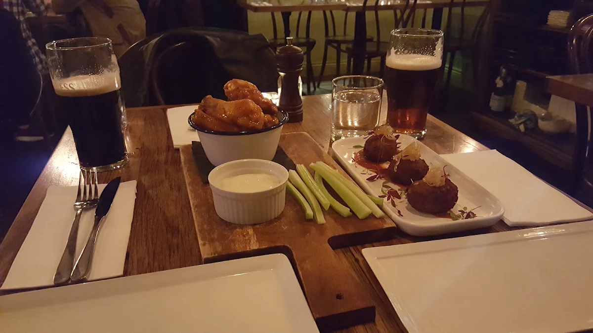 Irish Bravas, The Fifth Province Irish Bar & Restaurant