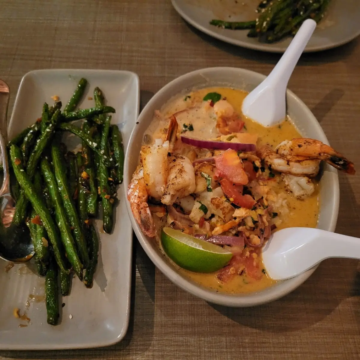 Ling's Seafood Hot Pot