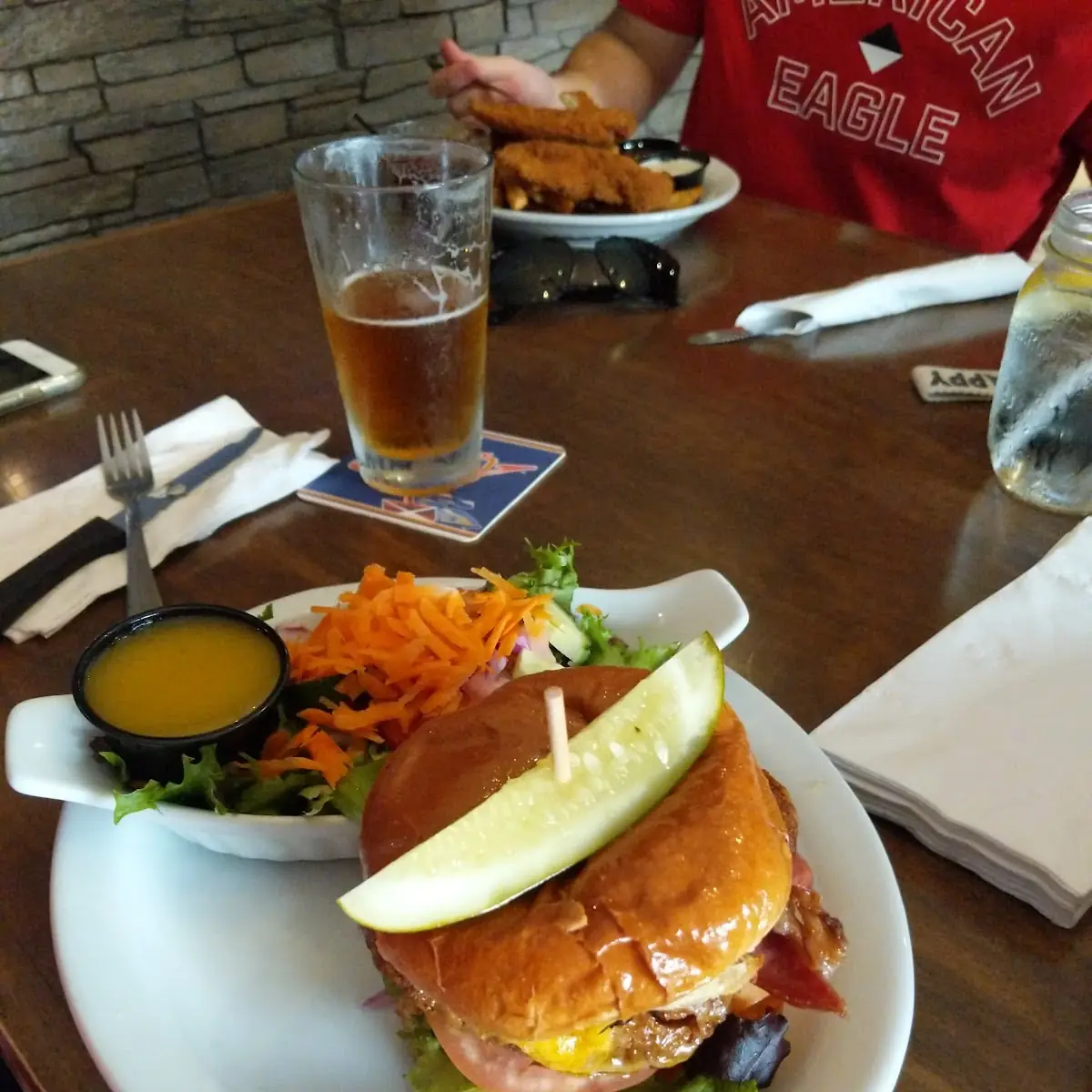 Monster Burger, Shooters Roadhouse