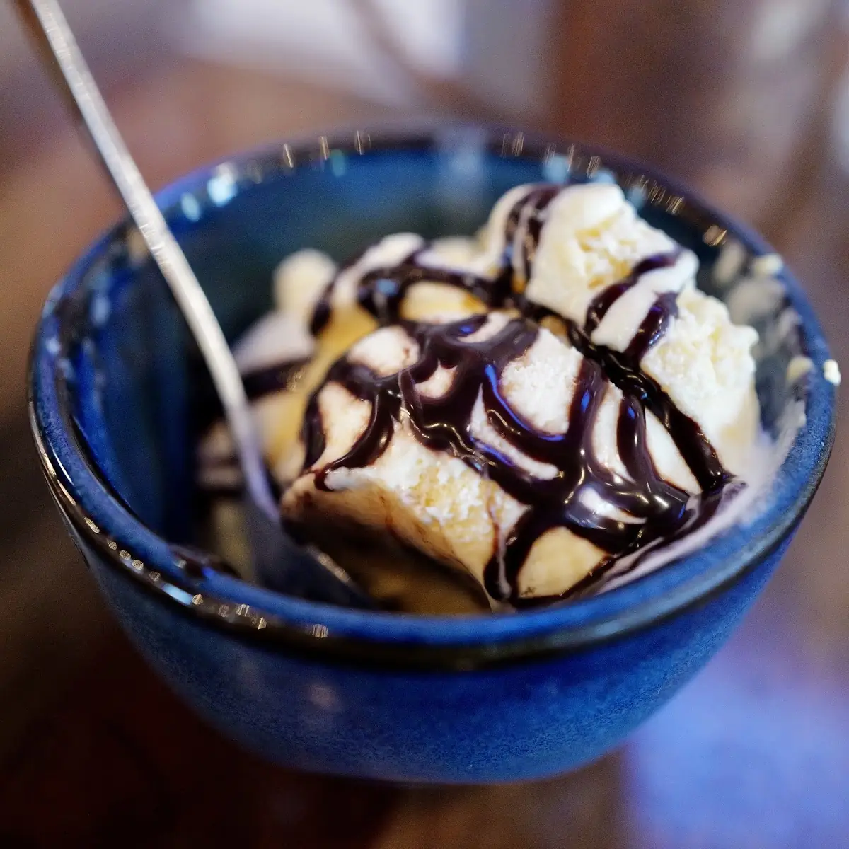 Classic Vanilla Ice Cream with Chocolate Drizzle