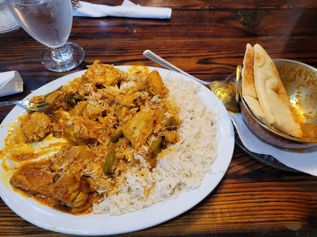 Chicken Tikka Masala Naan Rice, Highway Host Restaurant