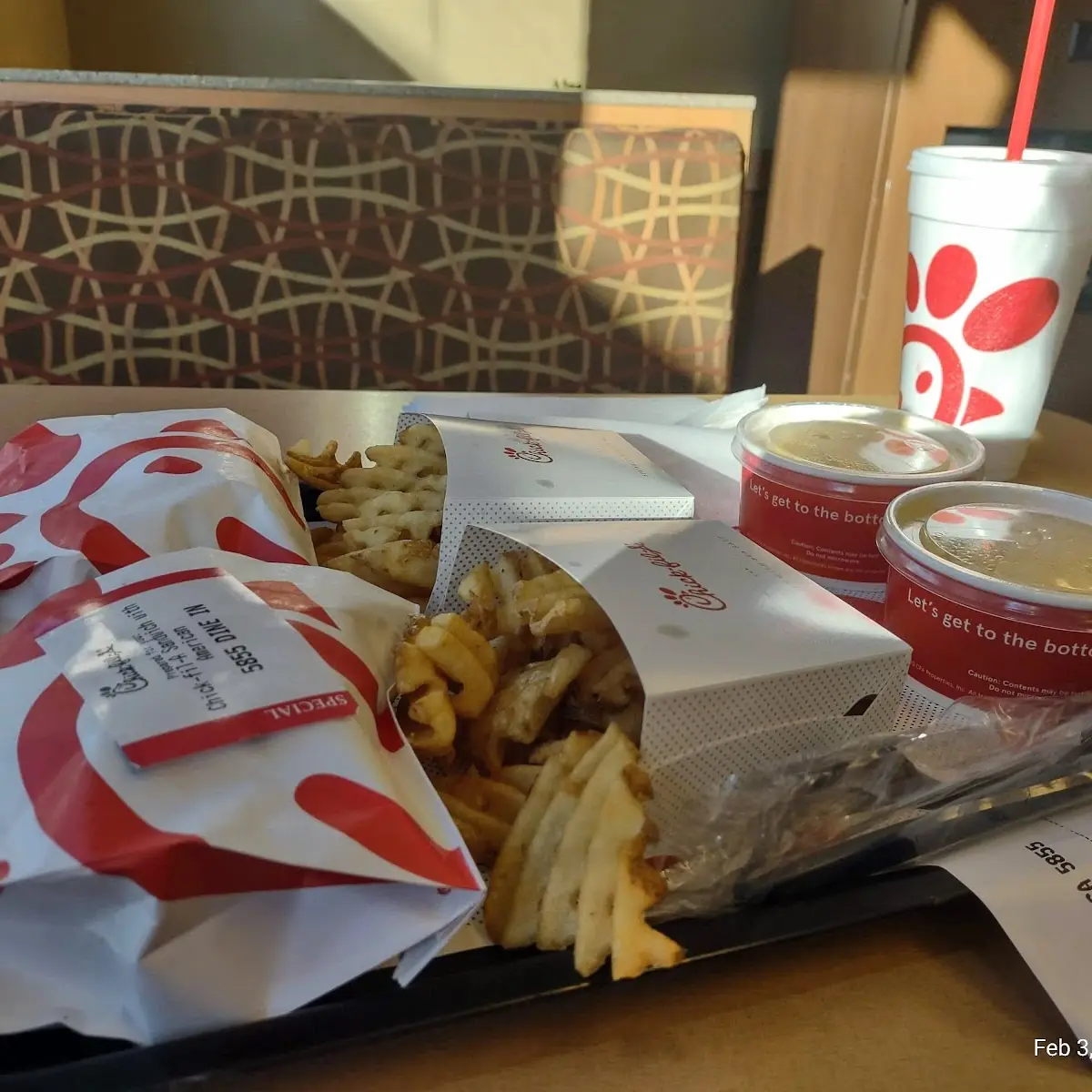 Chicken Sandwich Combo with Macaroni and Cheese