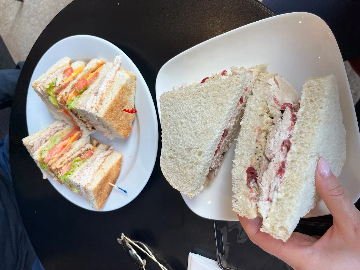 Highlights, Lorina's Restaurant