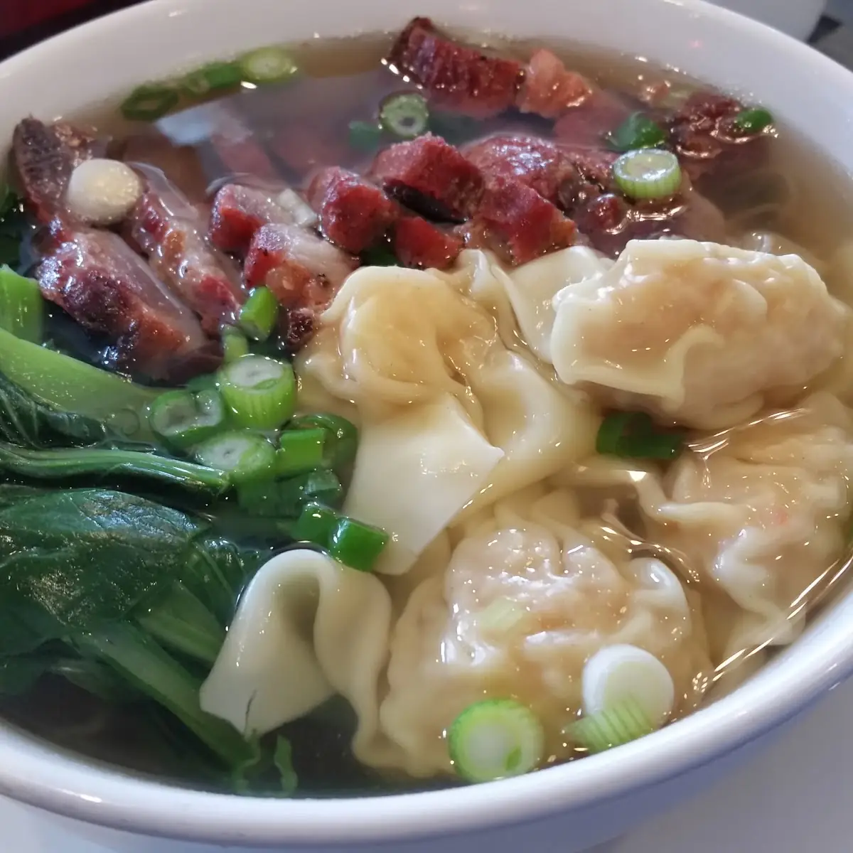 Sup Hoanh Thanh Wonton Soup