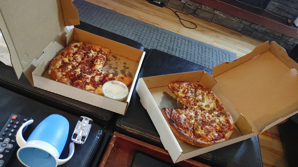 Highlights, Little B's Pizzeria