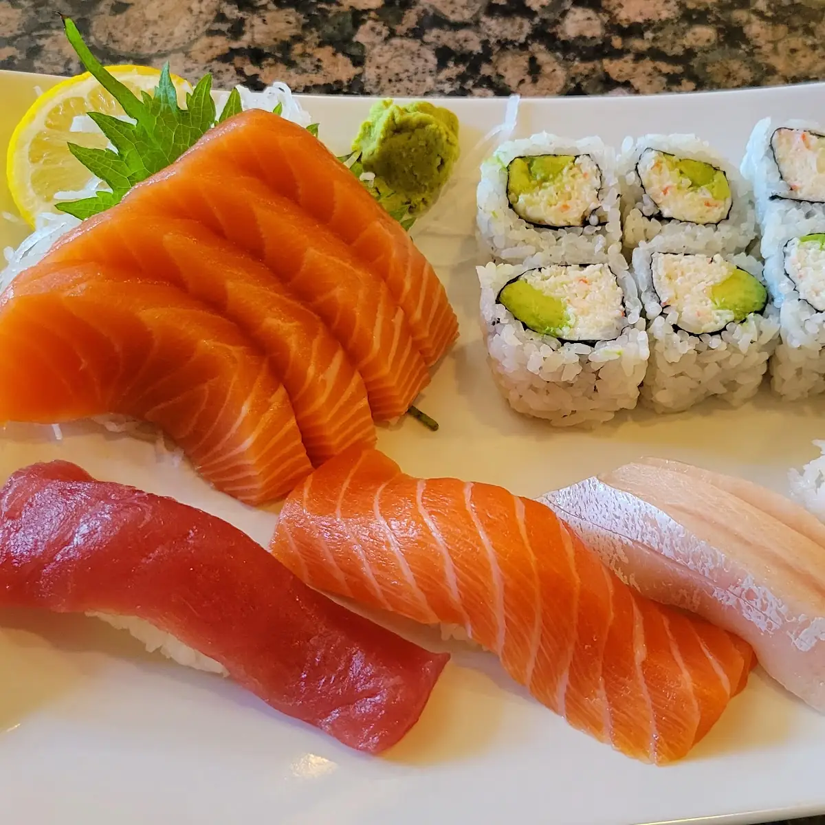Sushi & Sashimi Combo