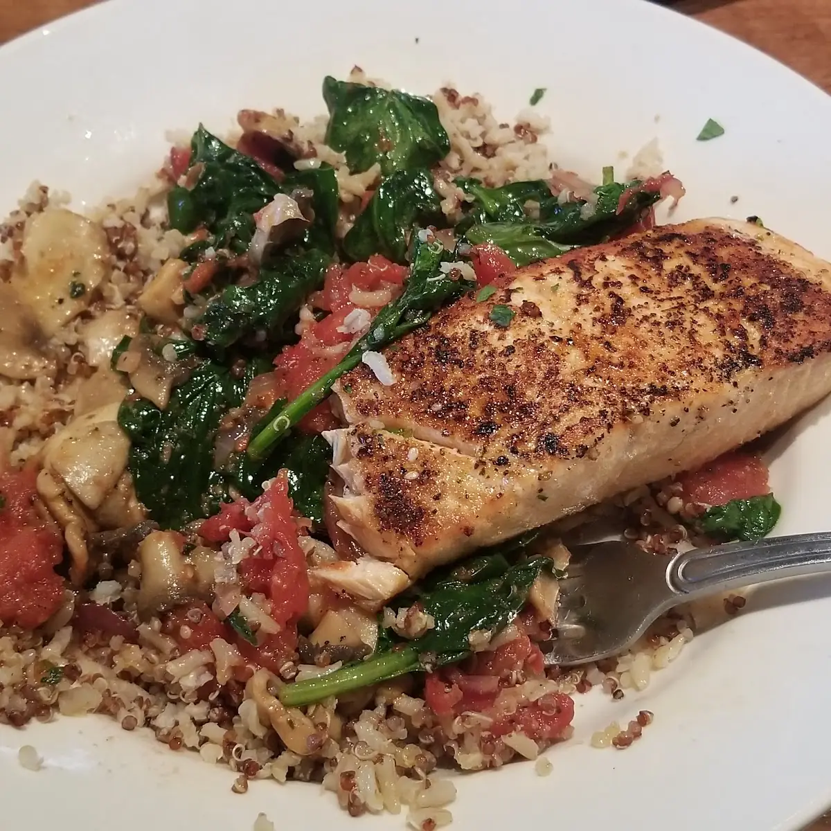 Quinoa Rice Bowl with Salmon Fillet