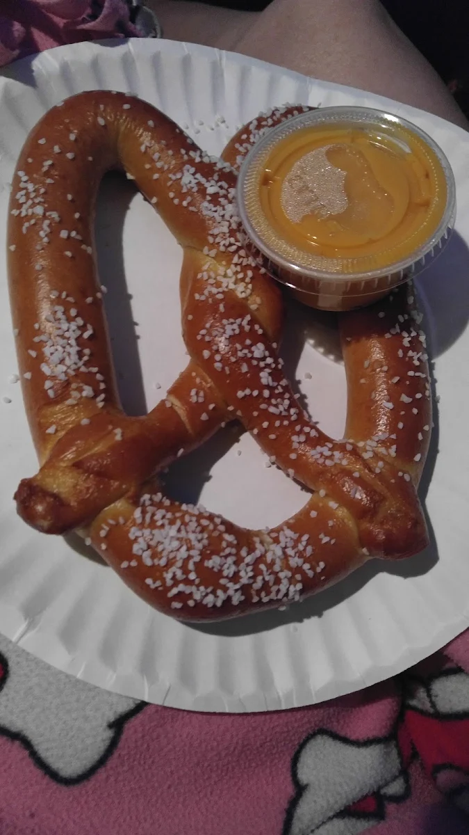 Pretzel with Cheese Sauce