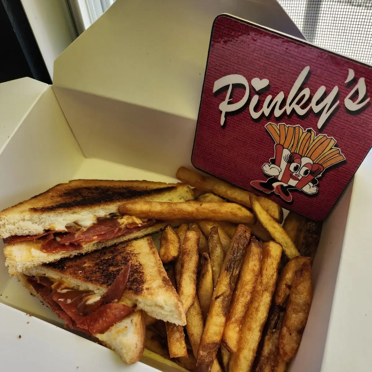 Highlights, Pinky's Roadside Diner