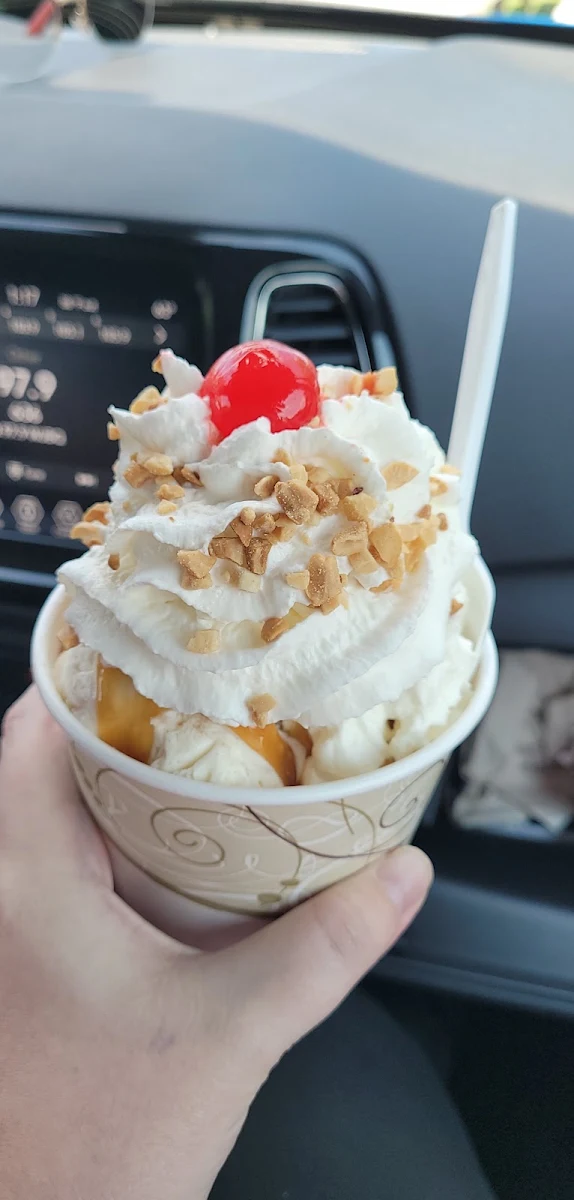 Reeses Pieces Sundae