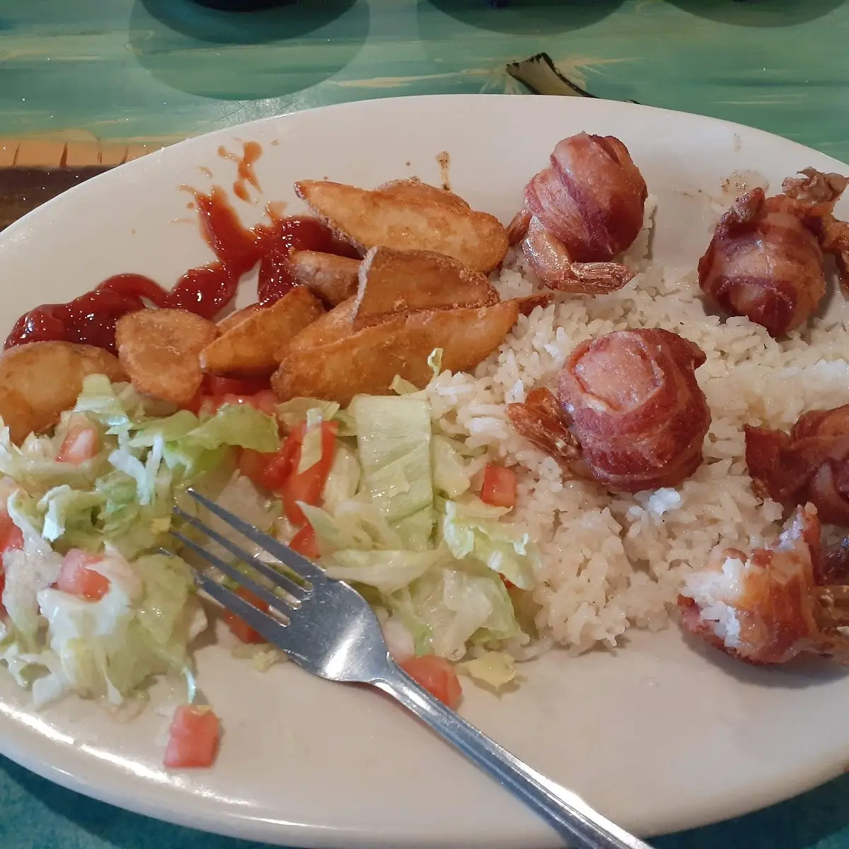 Meneados Two Shrimps Stuffed with Mozzarella Cheese Rapped with Bacon Deep Fried