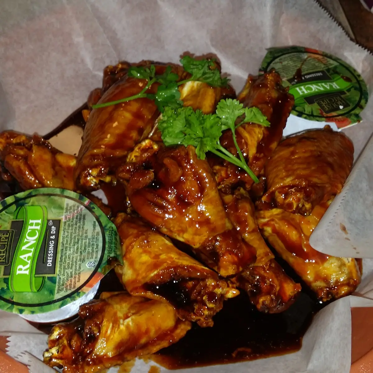 Touchdown House Wings