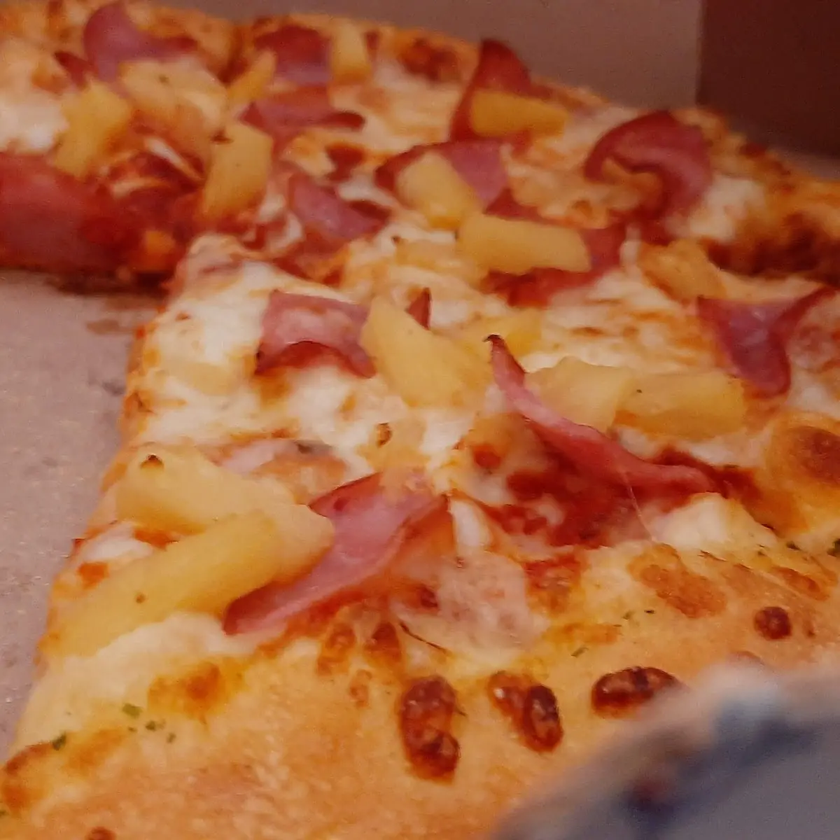 Hawaiian Pizza
