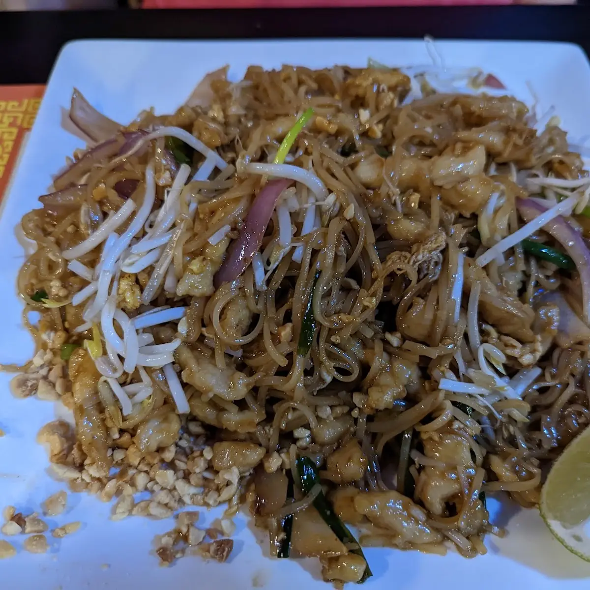 Pad Thai Chicken Chow Mein