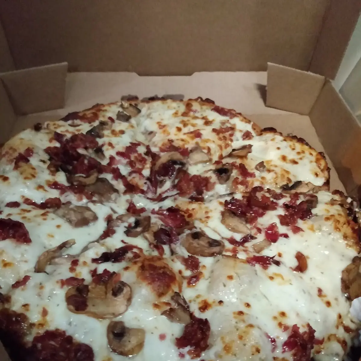 Garlic Parmesan Bacon Mushroom Pizza