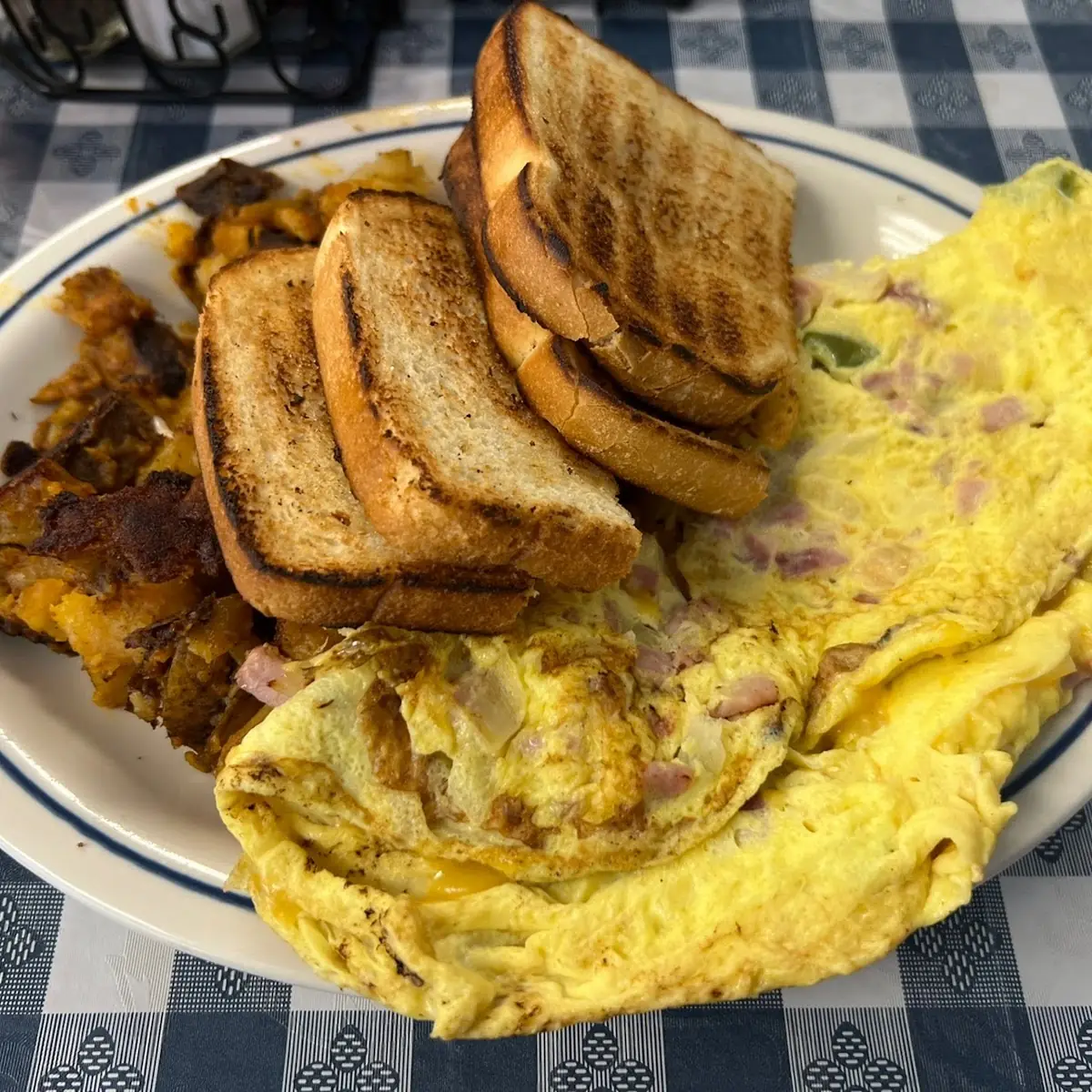 Western Omelette with Cheddar Cheese