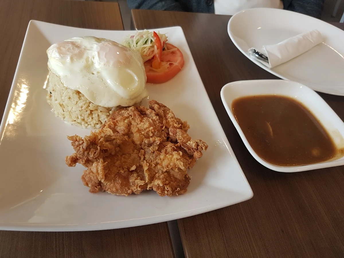 Inasilog (Fried Chicken Quarter Leg)