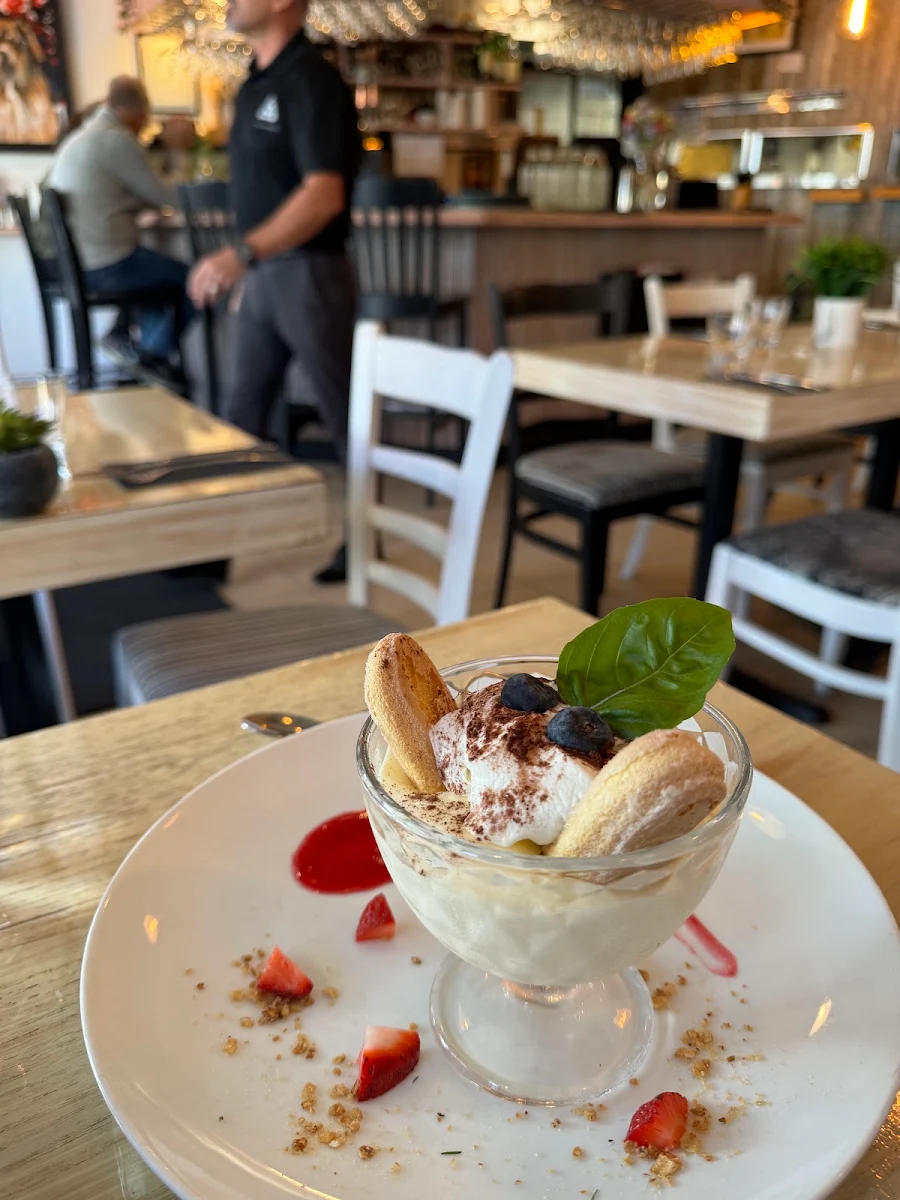 Tiramisu Cake
