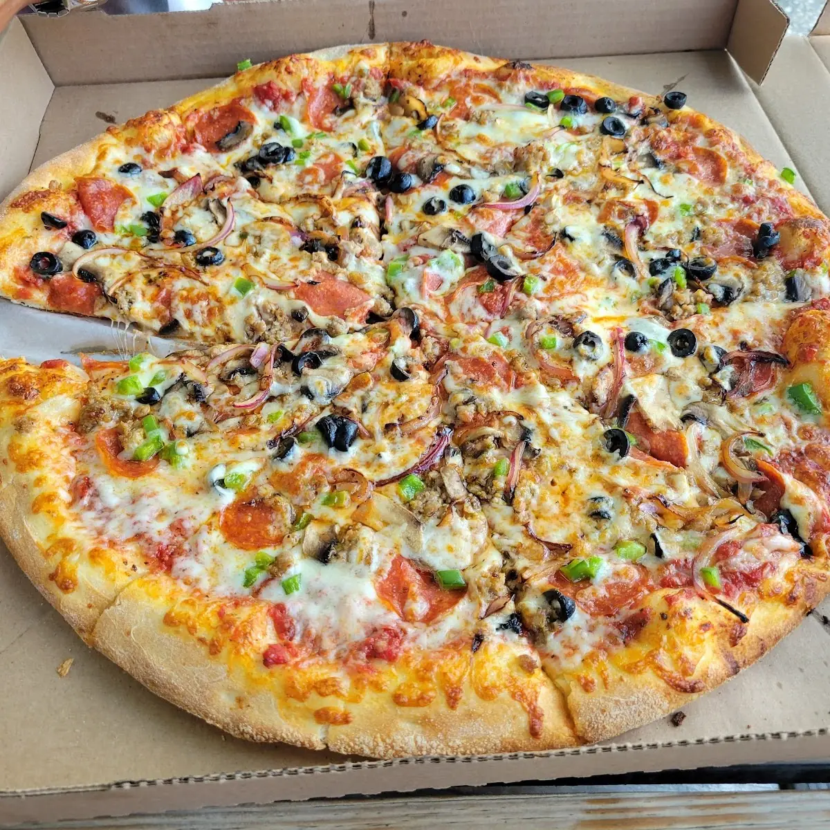 Deluxe Pizza