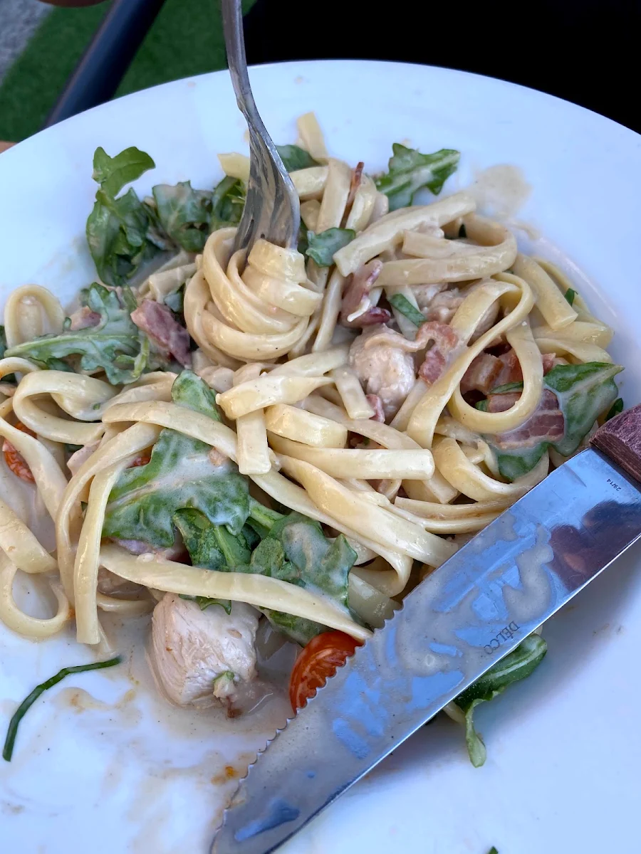 Fettuccine Alfredo, Vault Restaurant