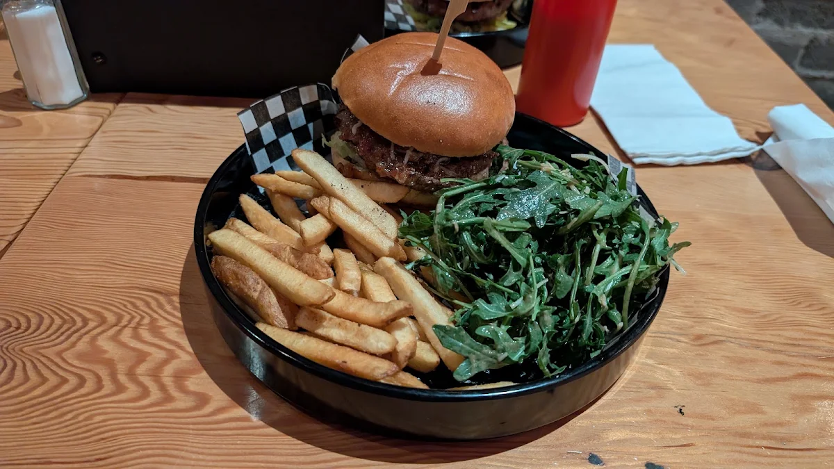 Vault Burger, Vault Restaurant