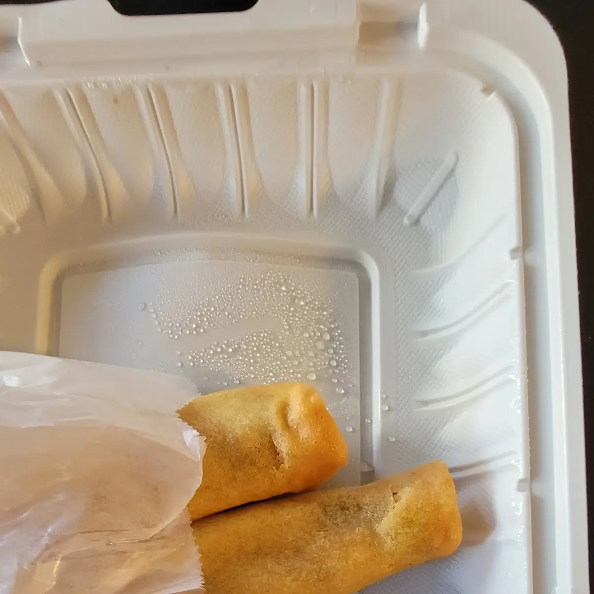 Drink 32 Oz and Egg Roll or Spring Roll