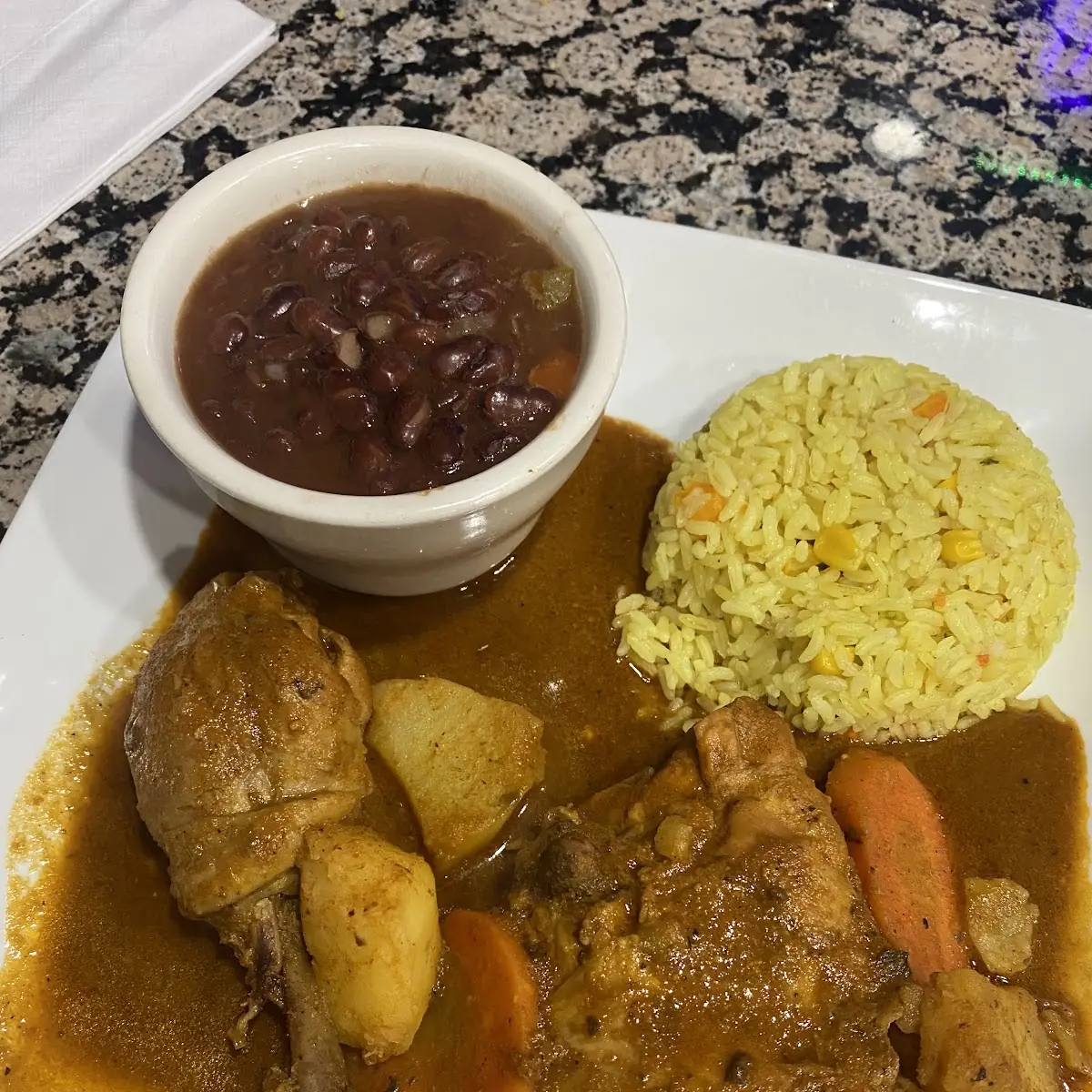 Pollo Guisado