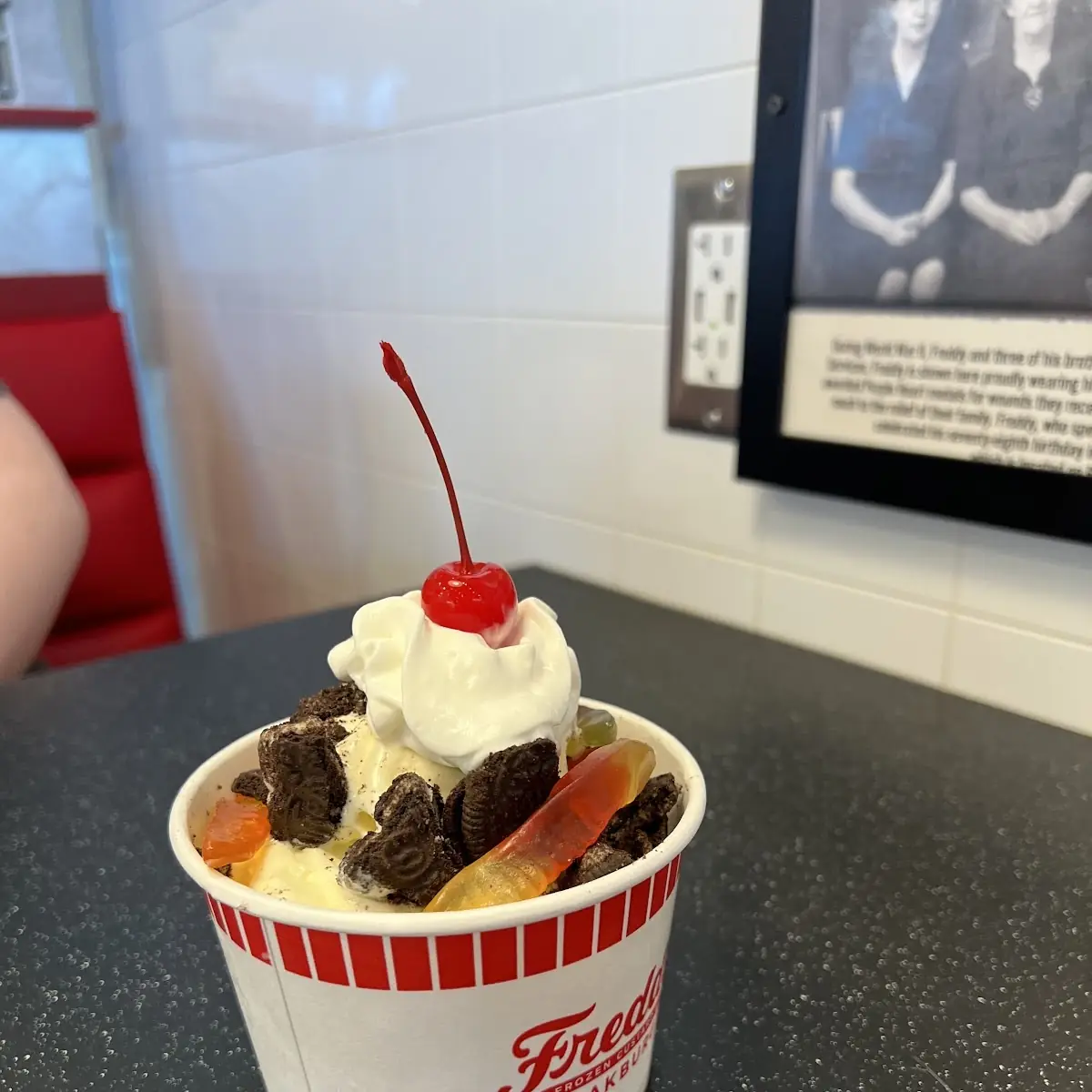 Dirt N Worms Sundae