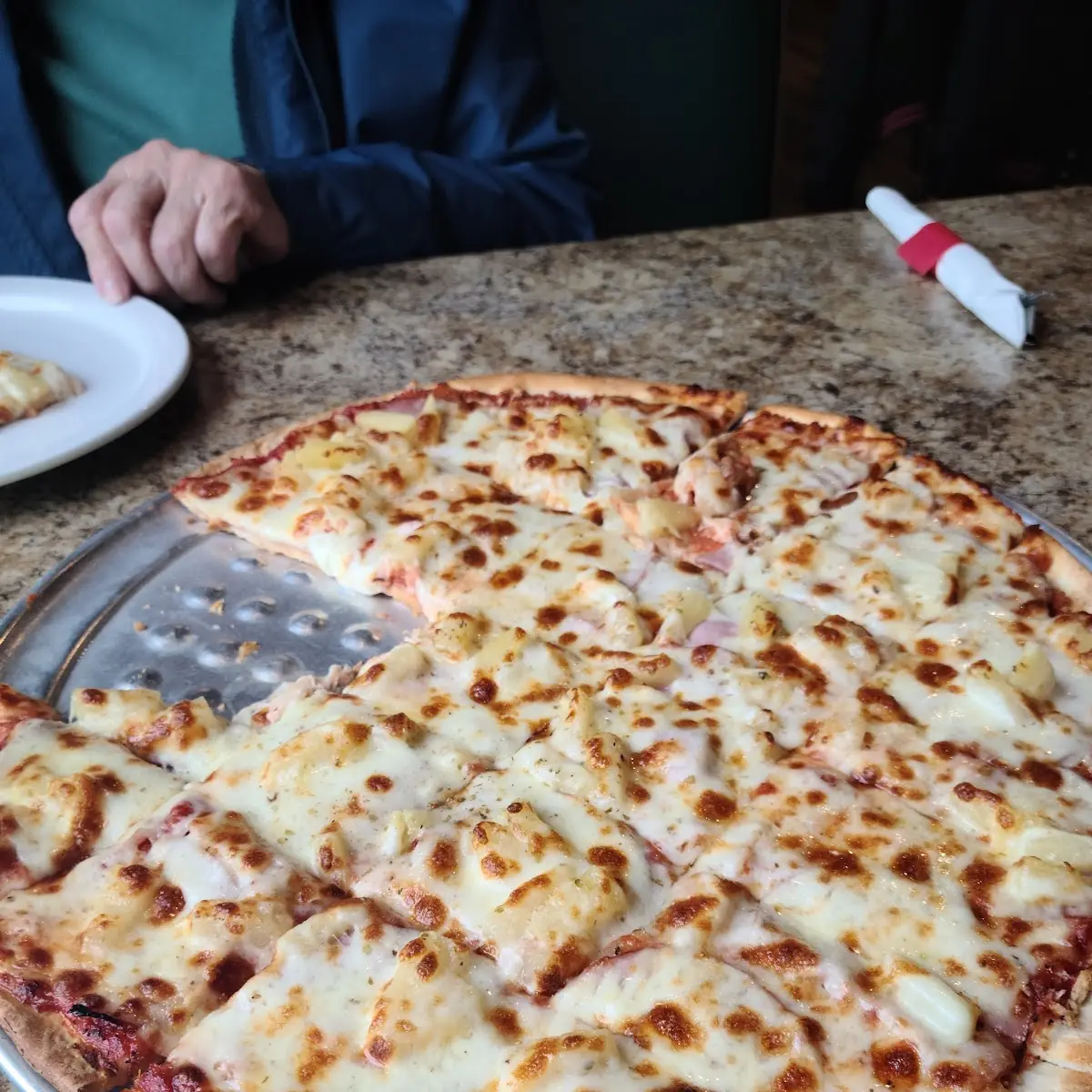 Thin Crust Hawaii Pizza