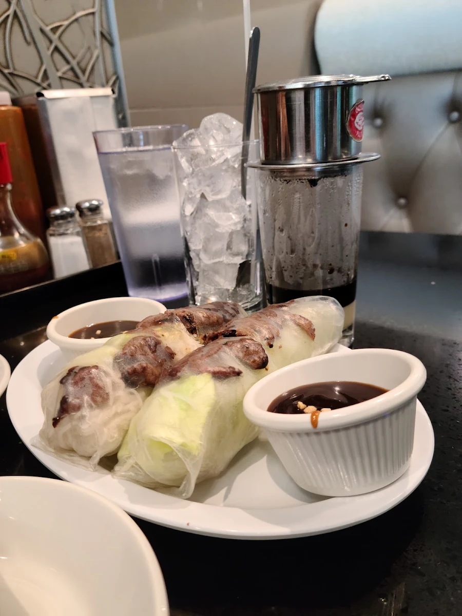 Grill Beef Salad Rolls