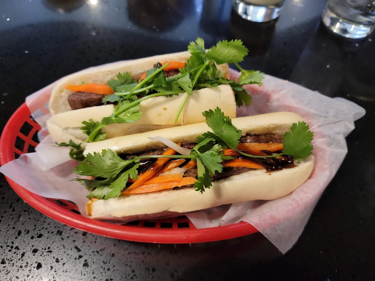 Grilled Vietnamese Pork Sausage Salad Rolls - Goi Cuon Nem Nuong