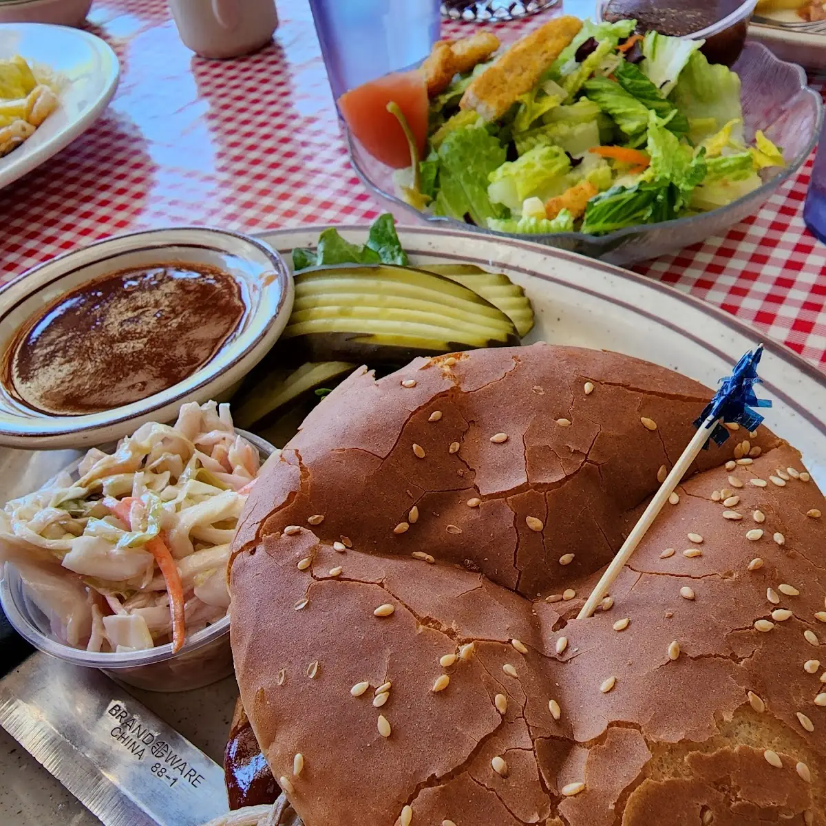Pulled Pork Sandwich w Side Salad