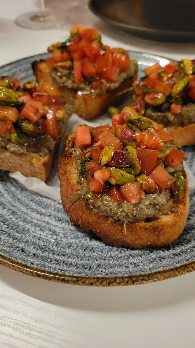 Green Tomato Crostini, bella