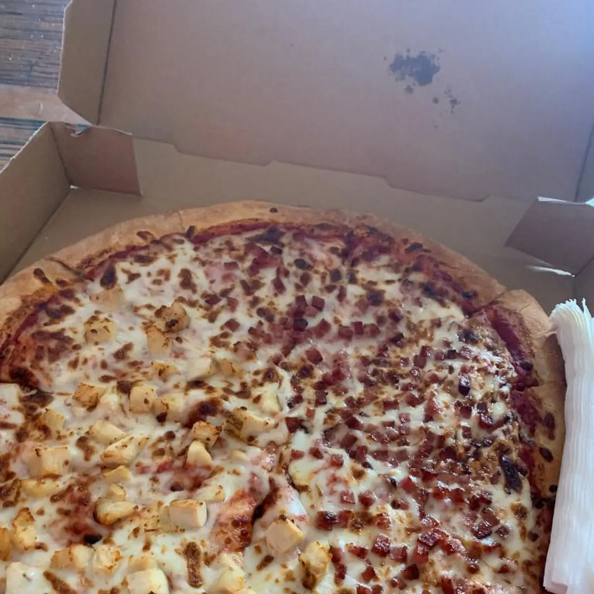 Half Chicken Half Ham Pizza Extra Cheese Pizza