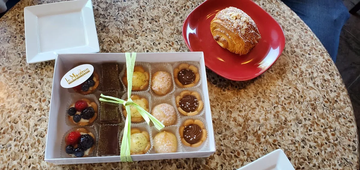 Almond Croissant, Le Macaron