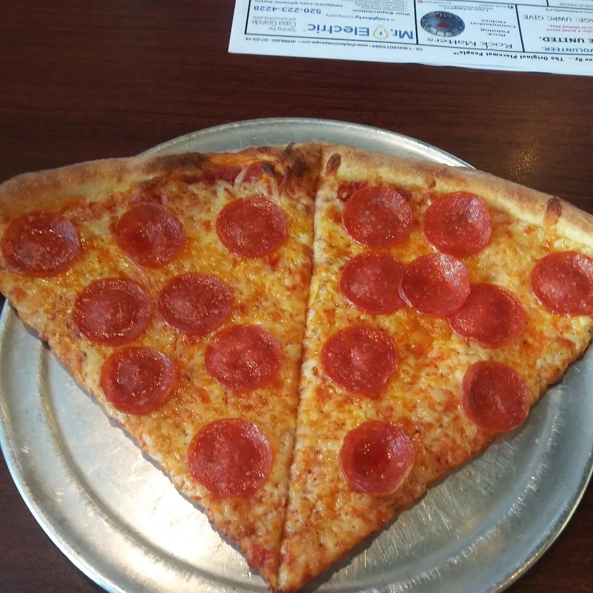 Large Pepperoni Pizza